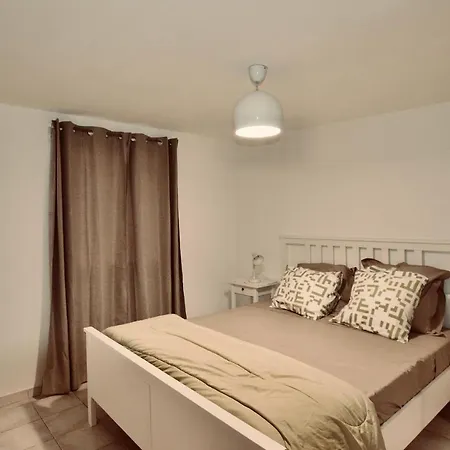 Willa Pavillon Lilly Mentona